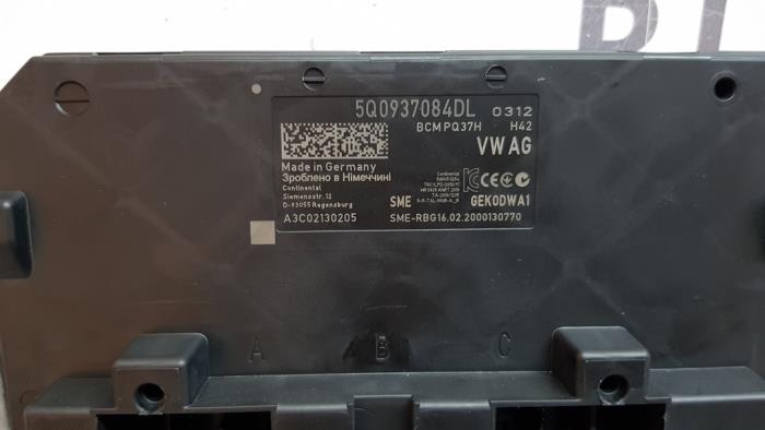 Ignition lock + computer from a Audi Q2 (GAB/GAG) 1.6 30 TDI 16V 2020