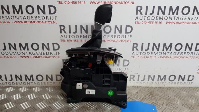 Automatic gear selector from a Ford Fiesta 7 1.0 EcoBoost 12V 100 Van 2019