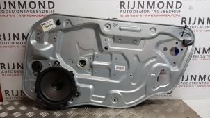 Used Window mechanism 4-door, front right Volvo V50 (MW) 2.4 20V Price on request offered by Autodemontage Rijnmond BV