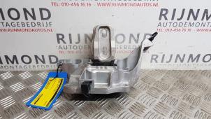 Used Gearbox mount Peugeot 208 I (CA/CC/CK/CL) 1.0 Vti 12V PureTech Price on request offered by Autodemontage Rijnmond BV