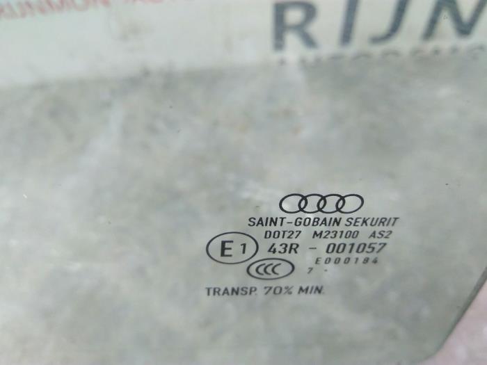 Türscheibe 4-türig rechts hinten van een Audi A3 Sportback (8VA/8VF) 1.6 TDI 16V 2018