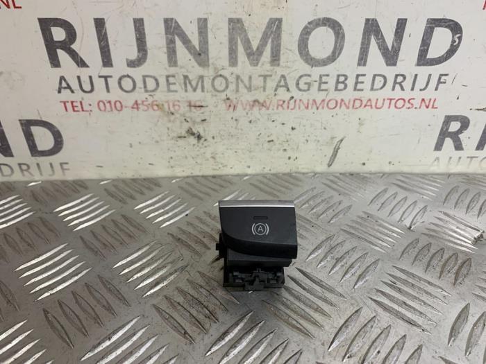 Używane Przelacznik Start/Stop róz. Audi A3 Sportback (8VA/8VF) 1.6 TDI 16V Cena € 18,15 Z VAT oferowane przez Autodemontage Rijnmond BV