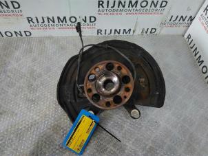 Used Front wheel hub Mercedes B (W246,242) 1.6 B-180 BlueEFFICIENCY Turbo 16V Price € 60,50 Inclusive VAT offered by Autodemontage Rijnmond BV