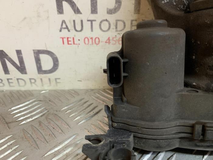 Rear brake calliper, left from a Mercedes-Benz B (W246,242) 1.6 B-180 BlueEFFICIENCY Turbo 16V 2014