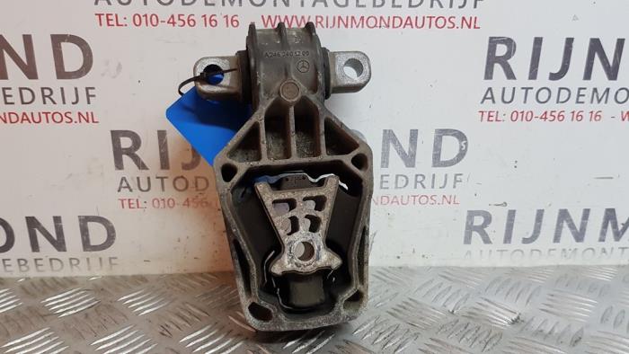 Used Engine mount Mercedes B (W246/W242) 1.6 B-180 BlueEFFICIENCY Turbo 16V Price € 30,25 Inclusive VAT offered by Autodemontage Rijnmond BV