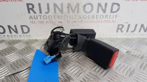 Used Rear seatbelt buckle, centre Mercedes B (W246,242) 1.6 B-180 BlueEFFICIENCY Turbo 16V Price on request offered by Autodemontage Rijnmond BV