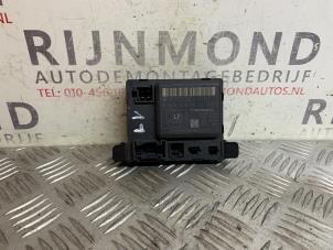 Used Central door locking module Mercedes Sprinter 3t (906.61) 210 CDI 16V Price € 30,00 Margin scheme offered by Autodemontage Rijnmond BV