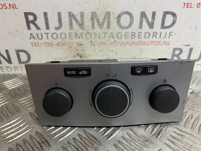 Heater control panel from a Opel Astra H GTC (L08) 1.6 16V Twinport 2005
