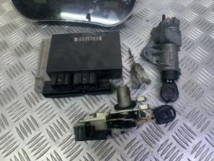 Ignition lock + computer from a Seat Toledo (1M2) 1.6 16V 2004