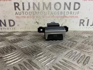 Gebrauchte Handbremse Schalter Peugeot 308 (L3/L8/LB/LH/LP) 1.6 16V THP Preis auf Anfrage angeboten von Autodemontage Rijnmond BV