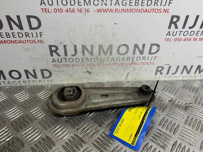 Used Engine mount Renault Clio III (BR/CR) 1.5 dCi FAP Price € 20,00 Margin scheme offered by Autodemontage Rijnmond BV
