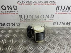 Gebrauchte Sicherheitsgurt Mitte hinten Renault Clio III (BR/CR) 1.5 dCi FAP Preis € 40,00 Margenregelung angeboten von Autodemontage Rijnmond BV