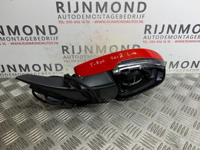 Wing mirror, left from a Volkswagen T-Roc 2.0 TDI 150 4Motion 16V 2018