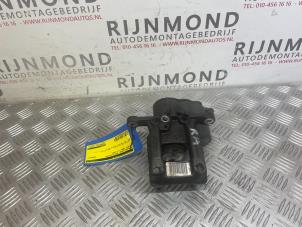 Used Rear brake calliper, right Peugeot 3008 II (M4/MC/MJ/MR) 1.2 12V e-THP PureTech 130 Price € 102,85 Inclusive VAT offered by Autodemontage Rijnmond BV