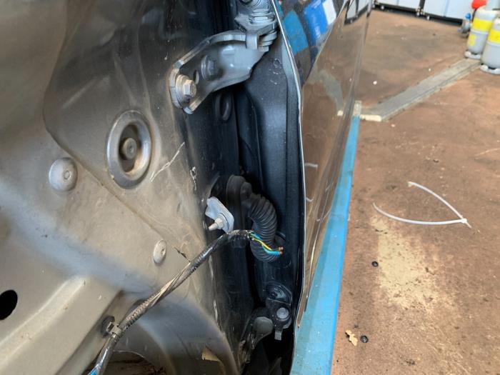 Door 2-door, left from a Ford Transit Courier 1.0 Ti-VCT EcoBoost 12V 2019