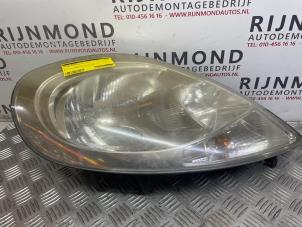 Used Headlight, right Nissan Primastar 2.0 dCi 90 Price € 40,00 Margin scheme offered by Autodemontage Rijnmond BV