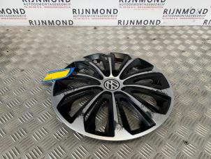 Used Wheel cover set Volkswagen Golf VI (5K1) 1.6 TDI 16V Price on request offered by Autodemontage Rijnmond BV