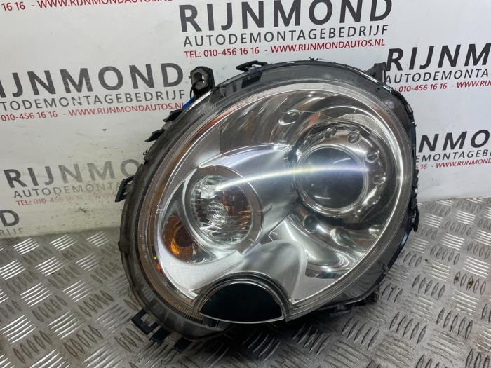 Headlight, right from a MINI Mini Open (R57) 1.6 16V Cooper S 2010