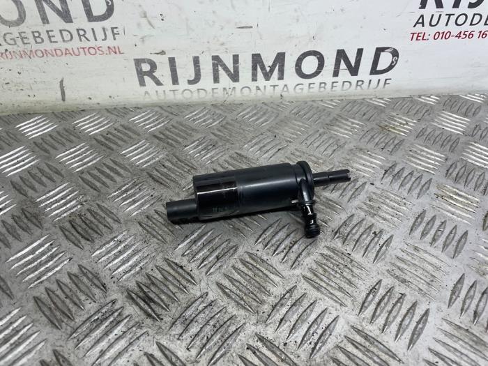 Begagnade Pump, vindrutespolare BMW 3 serie (E92) 320i 16V Pris på förfrågan erbjuds av Autodemontage Rijnmond BV