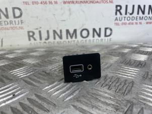 Used AUX / USB connection Nissan Qashqai (J11) 1.3 DIG-T 140 16V Price € 60,50 Inclusive VAT offered by Autodemontage Rijnmond BV
