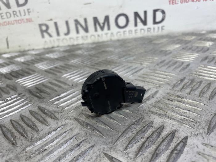 Begagnade Regnsensor Nissan Qashqai (J11) 1.3 DIG-T 140 16V Pris € 54,45 Inklusive moms erbjuds av Autodemontage Rijnmond BV