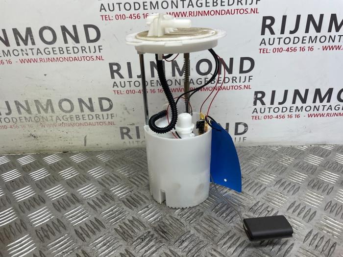 Usagé Pompe essence Nissan Qashqai (J11) 1.3 DIG-T 140 16V Prix € 242,00 Prix TTC proposé par Autodemontage Rijnmond BV