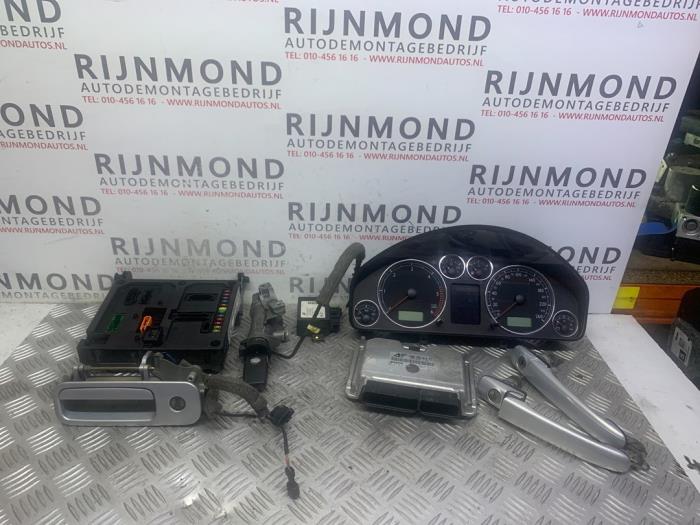 Used Ignition lock + computer Seat Alhambra (7V8/9) 1.9 TDi 115 Price on request offered by Autodemontage Rijnmond BV