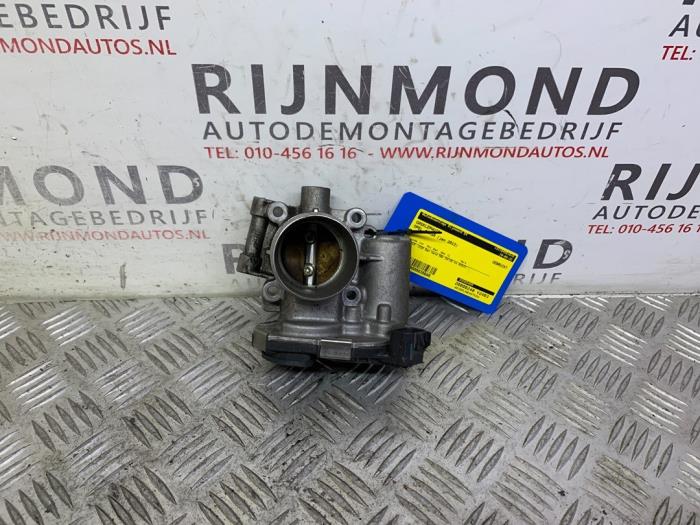 Usagé Boitier papillon Opel Corsa D 1.2 ecoFLEX Prix € 15,00 Règlement à la marge proposé par Autodemontage Rijnmond BV