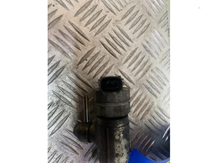 Fuel injector nozzle from a Mazda CX-5 (KE,GH) 2.2 Skyactiv D 175 16V 4WD 2015