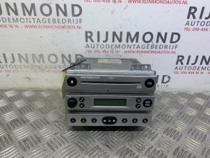 Używane Radioodtwarzacz CD Ford Fiesta 5 (JD/JH) 1.6 16V Cena € 65,00 Procedura marży oferowane przez Autodemontage Rijnmond BV