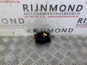 Used Module tailgate motor Hyundai i20 1.2i 16V Price € 36,30 Inclusive VAT offered by Autodemontage Rijnmond BV