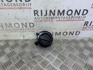 Used Oil cap BMW 1 serie (F20) 120d 2.0 16V Price on request offered by Autodemontage Rijnmond BV