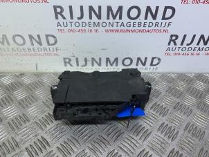 Używane Skrzynka bezpieczników Volvo V40 (MV) 2.0 D2 16V Cena € 42,35 Z VAT oferowane przez Autodemontage Rijnmond BV