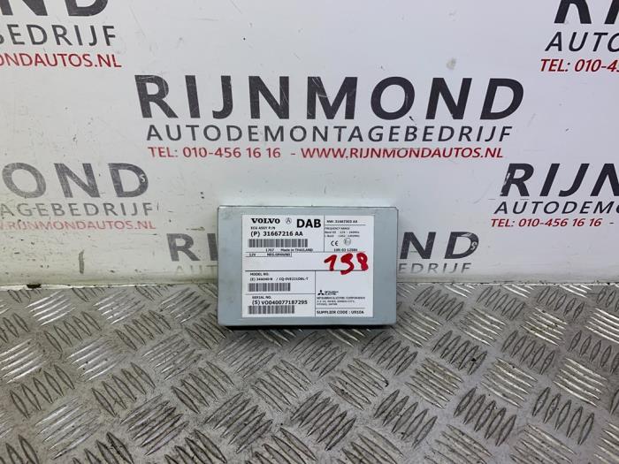 Begagnade DAB-modul Volvo V40 (MV) 2.0 D2 16V Pris på förfrågan erbjuds av Autodemontage Rijnmond BV