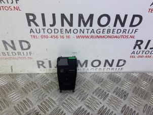 Used ACC sensor (distance) Volvo V40 (MV) 2.0 D2 16V Price € 60,50 Inclusive VAT offered by Autodemontage Rijnmond BV
