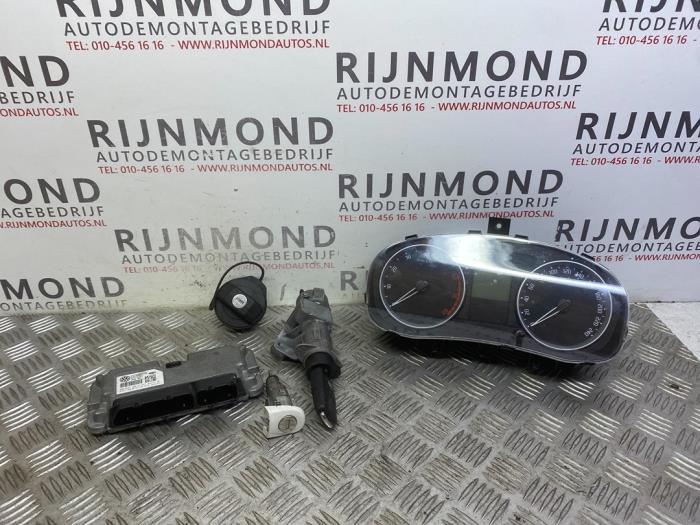 Used Ignition lock + computer Skoda Fabia II (5J) 1.4i 16V Price € 125,00 Margin scheme offered by Autodemontage Rijnmond BV