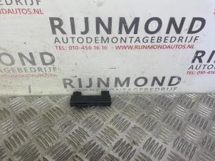 Used Keyless entry antenna Volkswagen Touareg (7LA/7L6) 5.0 TDI V10 Price on request offered by Autodemontage Rijnmond BV