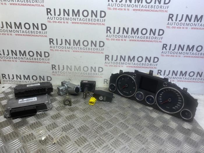 Used Ignition lock + computer Volkswagen Touareg (7LA/7L6) 5.0 TDI V10 Price € 450,00 Margin scheme offered by Autodemontage Rijnmond BV