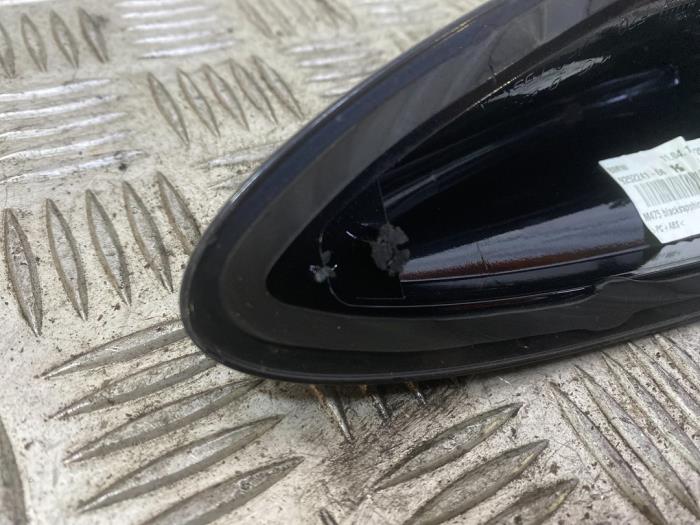 Antena z BMW 1 serie (F20) 120d 2.0 16V 2013