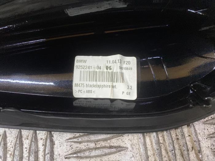 Antena z BMW 1 serie (F20) 120d 2.0 16V 2013