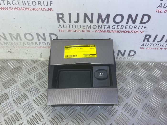 Begagnade Askkopp, fram Mercedes E (R207) E-350 CDI, d BlueTEC 3.0 V6 24V Pris på förfrågan erbjuds av Autodemontage Rijnmond BV
