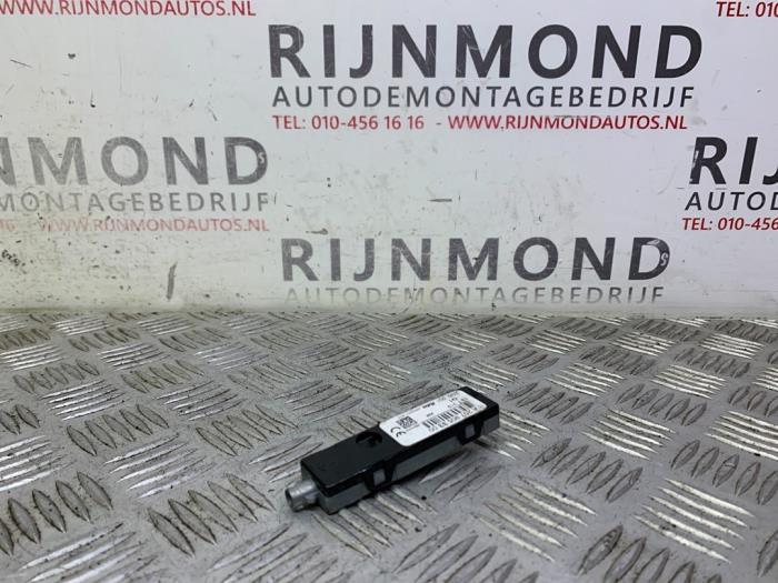 Antenna Amplifier Mercedes E E-350 CDI, d BlueTEC 3.0 V6 24V - ZGS001