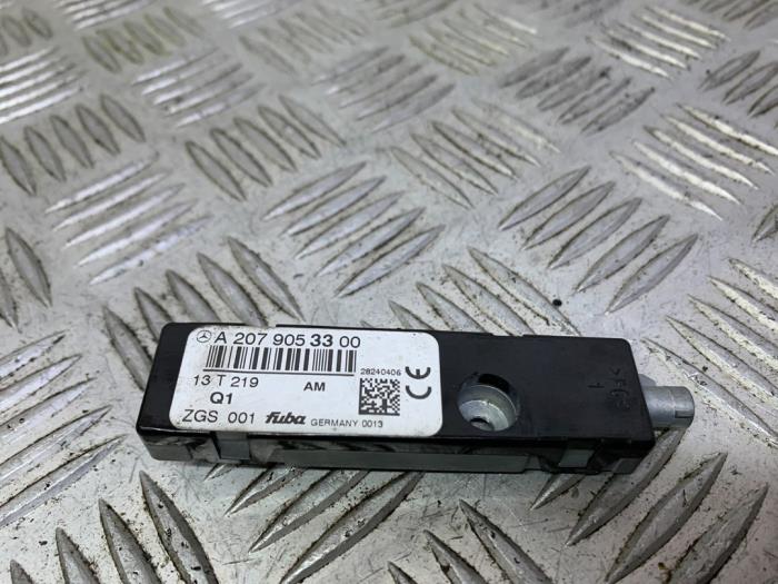 Antenna Amplifier Mercedes E E-350 CDI, d BlueTEC 3.0 V6 24V - ZGS001