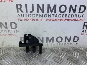 Used Convertible top hinge Mercedes E (R207) E-350 CDI, d BlueTEC 3.0 V6 24V Price on request offered by Autodemontage Rijnmond BV