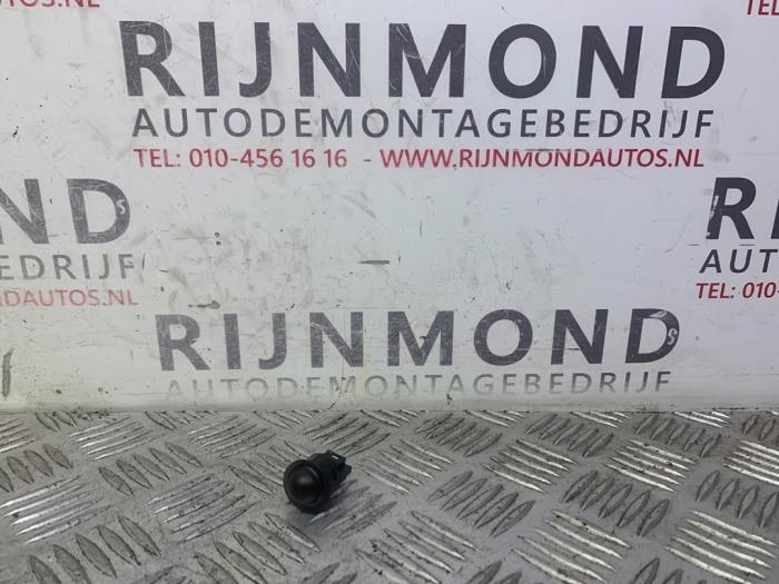 Begagnade Ljussensor Mercedes E (R207) E-350 CDI, d BlueTEC 3.0 V6 24V Pris € 12,10 Inklusive moms erbjuds av Autodemontage Rijnmond BV