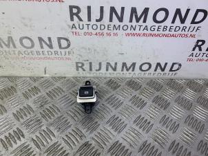 Used Parking brake switch Jaguar XE 2.0d 180 16V Price € 54,45 Inclusive VAT offered by Autodemontage Rijnmond BV