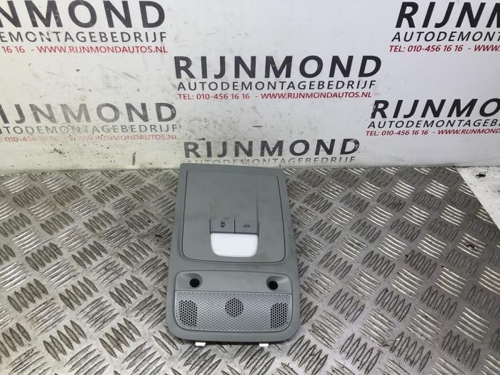 Begagnade Innerbelysning, fram Audi A1 (8X1/8XK) 1.0 TFSI 12V Pris € 24,20 Inklusive moms erbjuds av Autodemontage Rijnmond BV