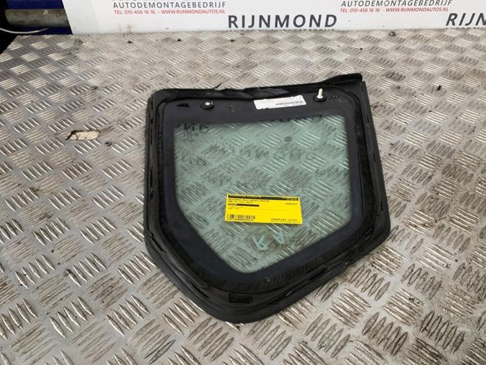 Usados Ventanilla triangular derecha detrás BMW X3 (F25) xDrive20d 16V Precio de solicitud ofrecido por Autodemontage Rijnmond BV