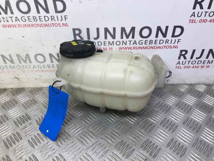 Expansion vessel from a BMW 1 serie (F20) 118d 2.0 16V 2016