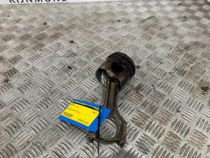 Usagé Piston BMW X3 (F25) xDrive20d 16V Prix € 60,50 Prix TTC proposé par Autodemontage Rijnmond BV